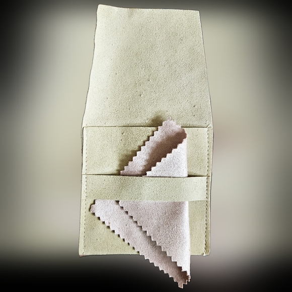 HANDMADE Bride-to-Be Rhinestone Charm Bracelet - Picture 6 of 6